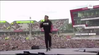 "Manchester, we're strong" Robbie Williams and the crowd singing at #OneLoveManchester