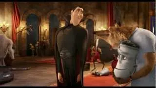 HOTEL TRANSYLVANIA Film Clip - "Hold This Bacon"