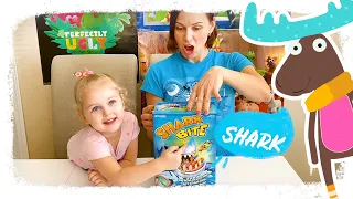 Shark Bite Game Fun Challenge! У Сладаы с мамой ЧЕЛЛЕНДЖ, ОБХИТРИТЬ АКУЛУ!!!