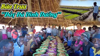 Lindo || Mang "BỮA TRƯA ĐẦY ĐỦ DINH DƯỠNG'' Tới Đội Cấy Lúa 2 Bản Tại Nông Trại Anh Nhân !!!