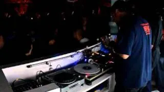 Bailey finishing his set by LTJ Bukem's "Horizon" @ SunandBass-2010