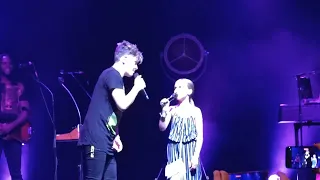 Michael Patrick Kelly - small girl sing Blurry eyes - live in Kraków 02.09.2022