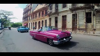 La Habana - Cuba. Recorrido en autos clásicos.