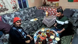 İLK İFTAR SOFRAMIZA HOŞ GELDİNİZ   ESKİLERDEN  GAZ LAMBASI  KÖYDE YAŞAM GÜNLÜK VLOG