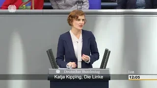 Katja Kipping, DIE LINKE: Erzwungene Erwerbslosigkeit sowie Zwang zur Erwerbsarbeit lehnen wir ab