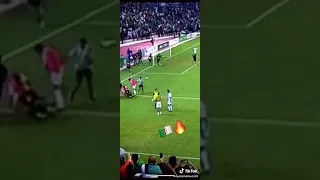 شاهد شجار لاعبين المنتخب الوطني الجزائري مع المغربي 😳😳