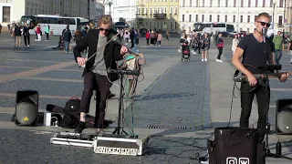 Ещё один  стрит-концерт из Петербурга. Исполнители русского рока :К. Колмаков(#STREET_X)и др.