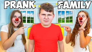 Smiling WEIRD PRANK on my Family 😂