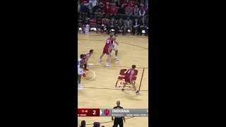 Trayce Jackson-Davis Drives and Finds Jordan Geronimo For Two vs. Wisconsin | Indiana Basketball