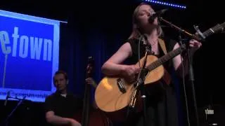 Eilen Jewell - "Rain Roll In" (eTown webisode #604)