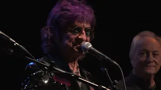 Jim Peterik & The Ides of March perform Vehicle