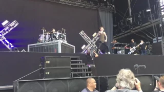 Machine gun kelly pinkpop wild boy