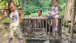 A single mother and her son built a chicken coop in poor conditions.