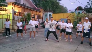 FIVR LITTLE MONKEY HUMPY DUMPY X EMERGENCY BY WALING WALING Z GROUP DANCE FITNESS