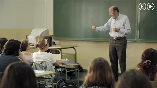 En clase con el exministro Alfredo Pérez Rubalcaba