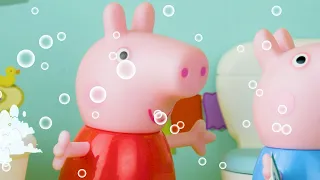 Peppa Pig Official Channel | Bubble Bath | Cartoons For Kids | Peppa Pig Toys