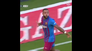 Barcelona's Memphis Depay scored the sauciest goal vs Stuttgart #Barcelona #memphisdepay #football