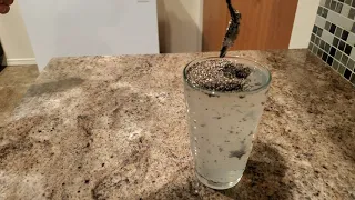 Detox with chia seeds and lemon / Pije per te humbur peshe ne menyre te shendetshme