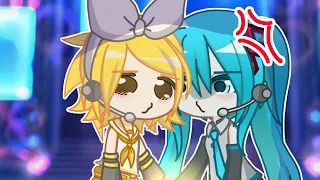 HOW MANY LIKES FOR Y’ALL TO KISS?? | Rin and Miku read comments @gumidachi