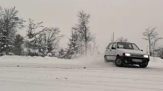 Driving the #shitbox in snow - Fiat Uno 1.0 FIRE