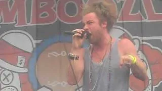 Modsun freestyling at Bamboozle during NeverShoutNever's Set!