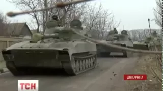 Відводити важке озброєння українські війська почали в Маріуполі