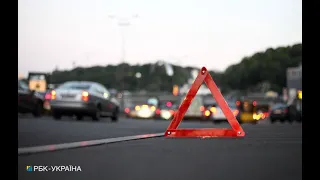 Под Ровно пьяный водитель въехал в забор пансионата, есть погибшие.