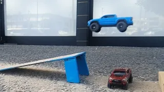 Hotwheels Toyota Tacoma ramp action: suspension mod VS stock