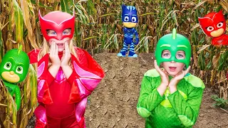 PJ Masks Gekko featuring Assistant Owlette, Catboy tour the Corn Maze!!