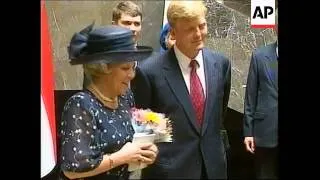 Dutch monarch continues visit