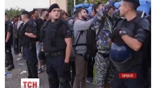 Хорватія перекриває дороги зі Сербією через велику кількість мігрантів