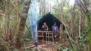 Membangun shelter di hutan || Camping survival in the jungle