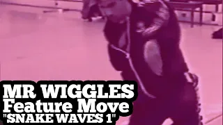 Mr Wiggles FEATURE MOVE "Snake Waves" (from mr wiggles 2 dvd)