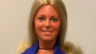 Bionic Woman doll by Kenner - Restyling hair and original flips