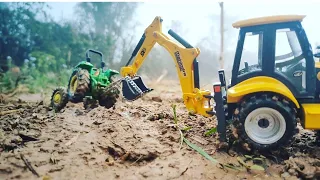 Diecast John Deere Tractor Stuck Rescue By Diecast Mahindra Earthmaster Backhoe Loader | jcb video