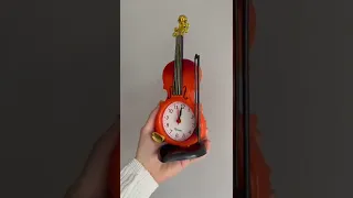 Часы-будильник "Скрипка"