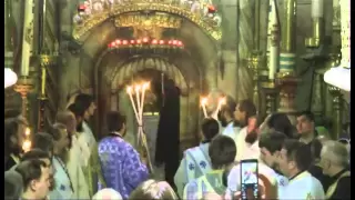 20101106 Jerusalem. Church of the Holy Sepulcher. Night service at the Tomb of Jesus.mp4