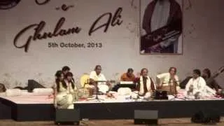 Ghulam Ali talking his heart out at Siri Fort Auditorium New Delhi