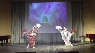 Никифорова Зоя, Ширина Екатерина. Название работы: "Японский танец с веерами".