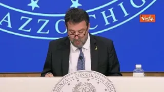 Salvini: Casco e assicurazione obbligatoria per i monopattini