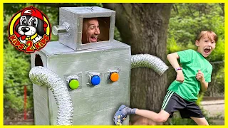 Kids Pretend 🤖 CALEB & ISABEL GET CHASED BY A CRAZY TICKLE ROBOT!