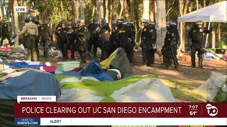 Police officers clear encampment at UC San Diego campus