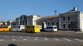 Дрогобич 2021: від залізничного вокзалу вулицею Грушевського, зруйнований будинок