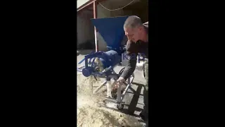 Sawdust processing on a screw separator