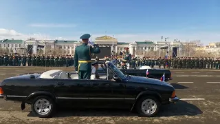 Начало парада на пл. Ленина в Чите.