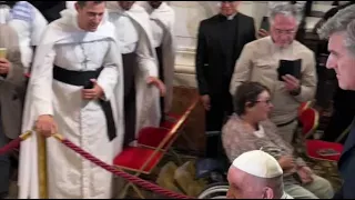 VIDEO. Premier jour tranquille à Marseille pour le pape