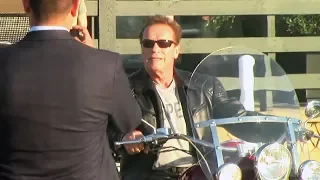 Arnold Schwarzenegger Wants His Selfie Taken! Check Him Out On His Bike In Malibu