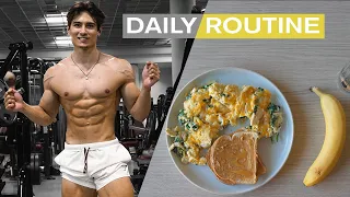 EAT AND TRAIN WITH ME - Day in My Life as a GYMSHARK Creator