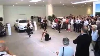 FERGIA HYUNDAI   FLASH MOB