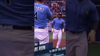 Randy Arozarena STOPS RUNNING TO CELEBRATE after homerun